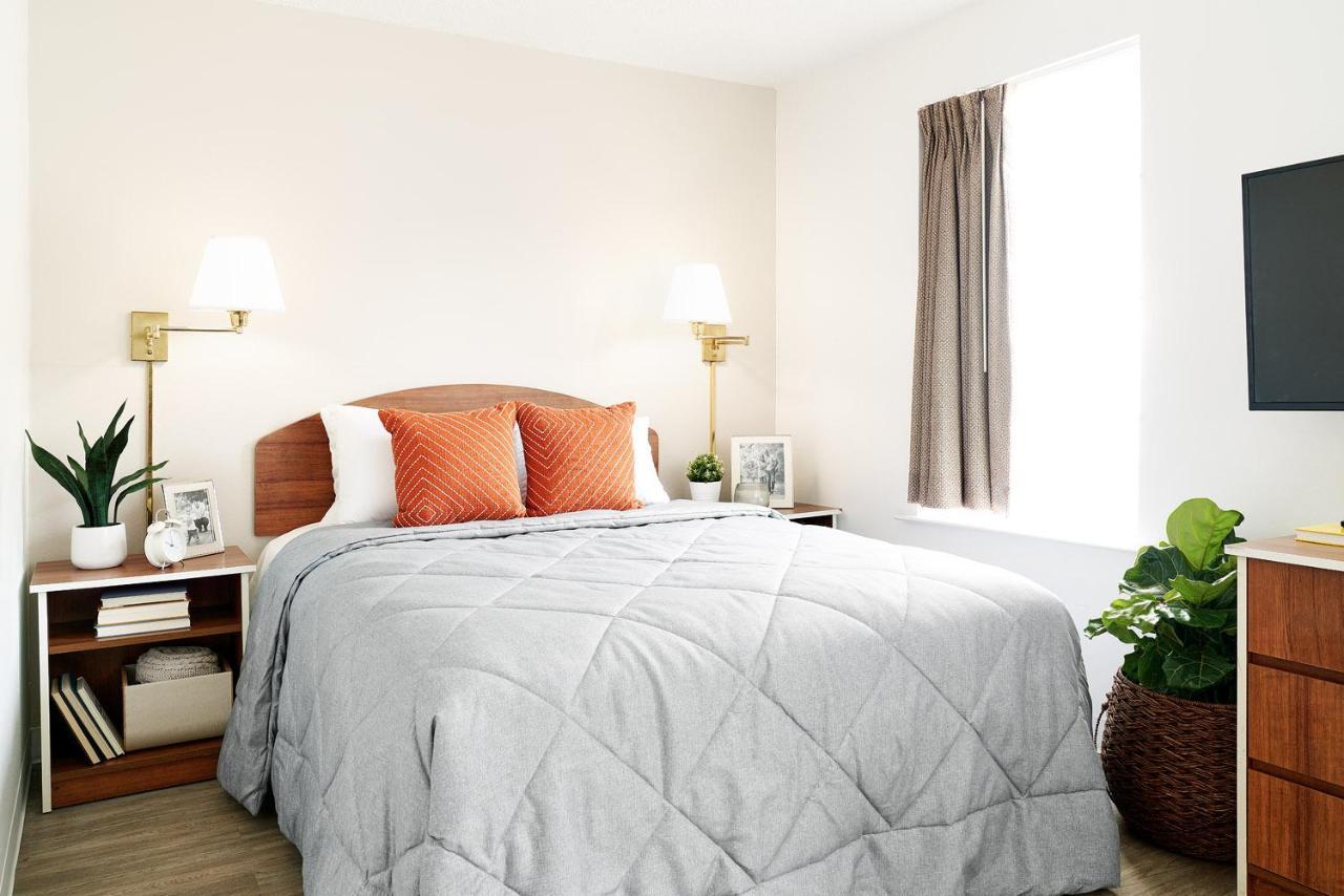 Intown Suites Extended Stay Louisville Ky - Wattbourne Lane Exterior photo
